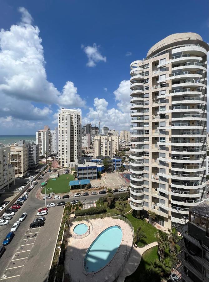 Isralux Apartments Bat Yam Exterior photo